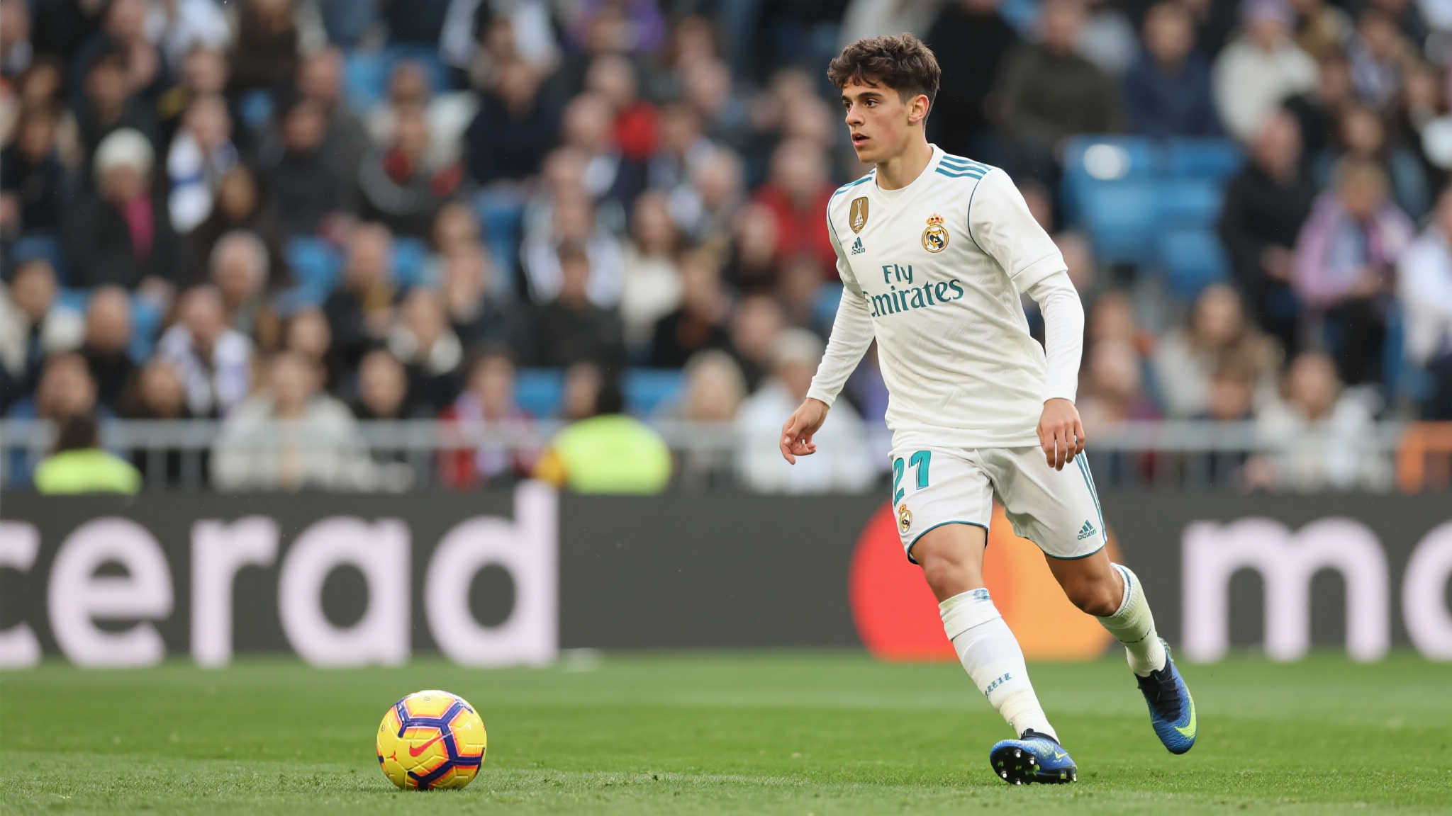 贡萨洛在皇马前两次首发皆贡献进球,追平何塞卢纪录 作为年少崭露头角的新星,贡萨洛加入皇马上阵之初便面